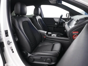 Хетчбэк Mercedes-benz B-класс 2019 года, 1986444 рублей, Москва
