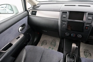 Седан Nissan Tiida 2004 года, 689000 рублей, Красноярск