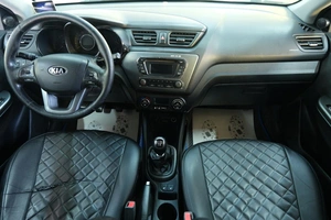 Хетчбэк Kia Rio 2013 года, 619000 рублей, Омск