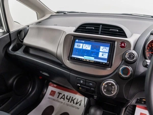 Хетчбэк Honda Fit 2011 года, 850000 рублей, Красноярск