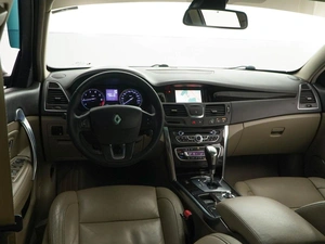 Седан Renault Latitude 2010 года, 899050 рублей, Москва