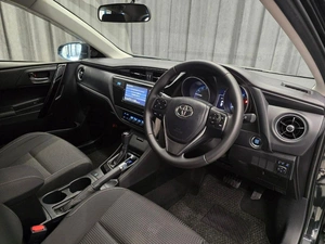 Хетчбэк Toyota Auris 2017 года, 1325000 рублей, Красноярск