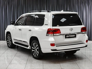 Внедорожник Toyota Land Cruiser 2018 года, 6699000 рублей, Тюмень