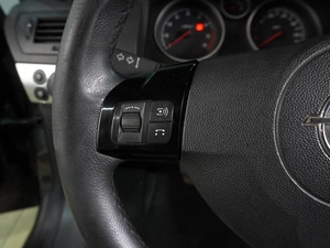 Седан Opel Astra 2012 года, 729000 рублей, Воронеж