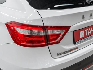 Седан ВАЗ (LADA) Vesta 2018 года, 925000 рублей, Красноярск