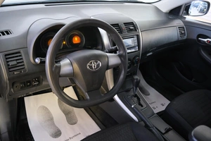 Седан Toyota Corolla 2012 года, 1129000 рублей, Омск