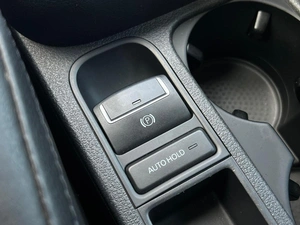Внедорожник Volkswagen Tiguan 2011 года, 1160000 рублей, Ижевск