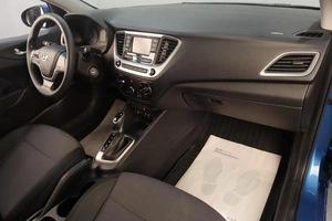 Седан Hyundai Solaris 2018 года, 1359000 рублей, Челябинск