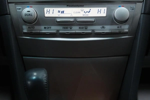 Седан Toyota Camry 2011 года, 1999000 рублей, Омск