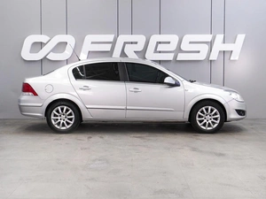 Седан Opel Astra 2010 года, 649000 рублей, Воронеж