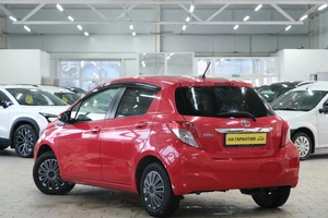 Хетчбэк Toyota Vitz 2011 года, 849000 рублей, Омск