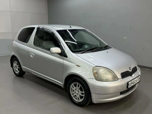 Хетчбэк Toyota Vitz 2001 года, 347000 рублей, Красноярск