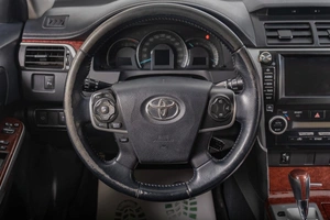 Седан Toyota Camry 2013 года, 1669000 рублей, Томск