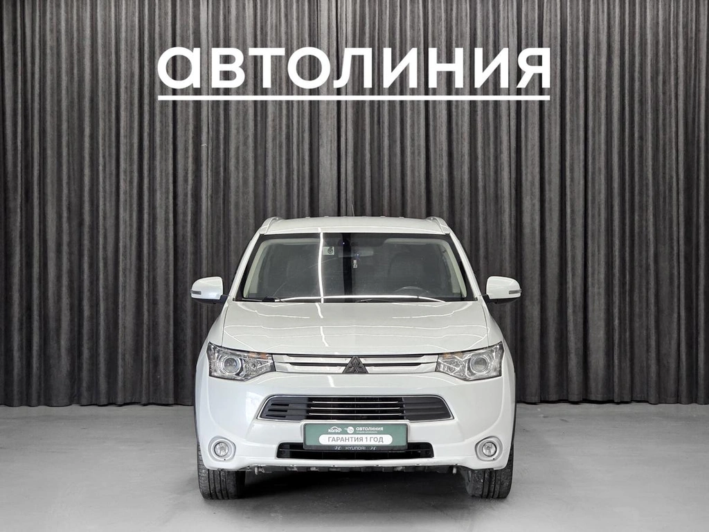 Внедорожник Mitsubishi Outlander 2014 года, 1570000 рублей, Красноярск