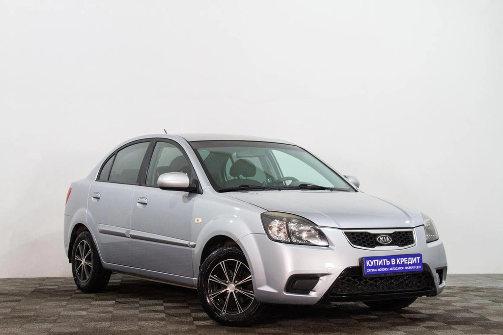 Седан Kia Rio 2010 года, 719000 рублей, Сургут