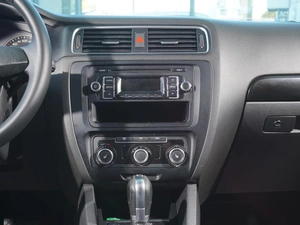 Седан Volkswagen Jetta 2011 года, 848000 рублей, Тверь