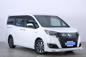 Минивэн Toyota Esquire 2019 года, 2499000 рублей, Омск
