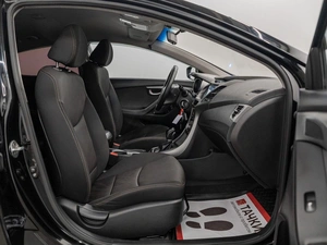 Седан Hyundai Elantra 2014 года, 1050000 рублей, Красноярск