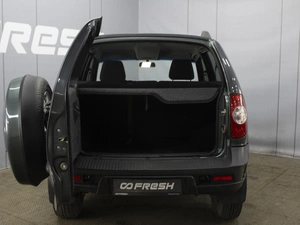 Внедорожник Chevrolet Niva 2016 года, 740000 рублей, Омск