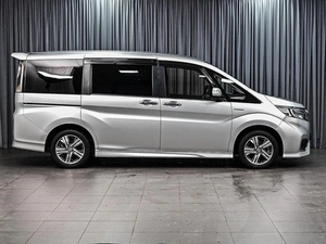 Минивэн Honda Stepwgn Spada 2018 года, 2597000 рублей, Ставрополь