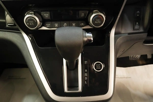 Минивэн Nissan Serena 2018 года, 1929000 рублей, Челябинск