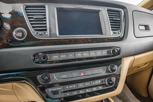 Минивэн Kia Carnival 2018 года, 2699000 рублей, Барнаул