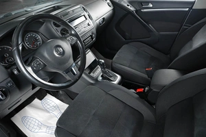 Внедорожник Volkswagen Tiguan 2012 года, 1529000 рублей, Тюмень