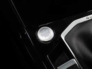 Внедорожник Volkswagen Tayron X 2023 года, 4200000 рублей, Тюмень