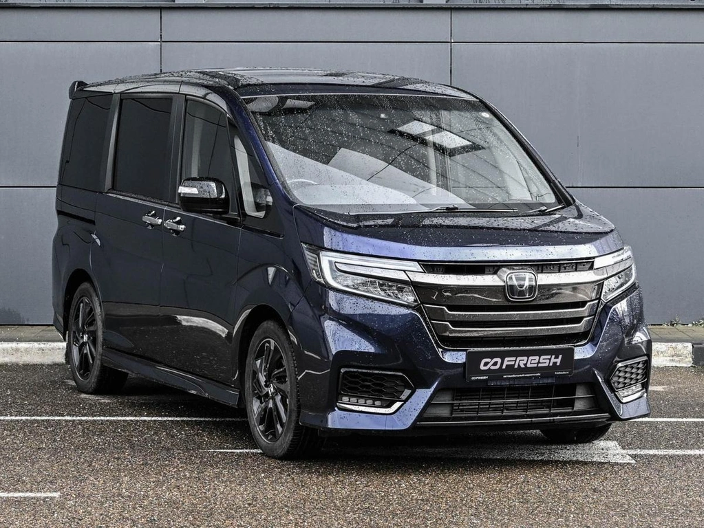 Минивэн Honda Stepwgn Spada 2021 года, 2949000 рублей, Кирилловка