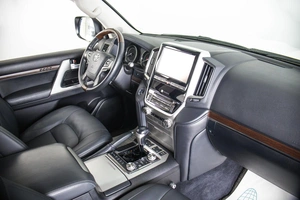 Внедорожник Toyota Land Cruiser 2017 года, 7300000 рублей, Пермь