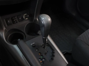 Внедорожник Toyota RAV4 2012 года, 1470000 рублей, Омск