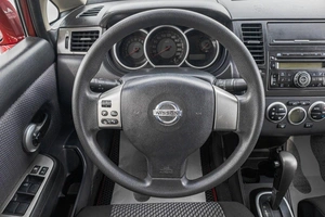Седан Nissan Tiida 2010 года, 769000 рублей, Барнаул