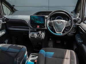 Минивэн Toyota Voxy 2014 года, 1660000 рублей, Краснодар