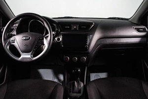 Седан Kia Rio 2017 года, 1229000 рублей, Сургут