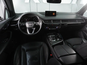 Внедорожник Audi Q7 2019 года, 5337000 рублей, Красный Пахарь