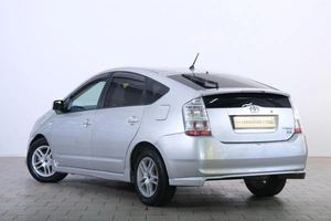 Лифтбек Toyota Prius 2008 года, 929000 рублей, Омск