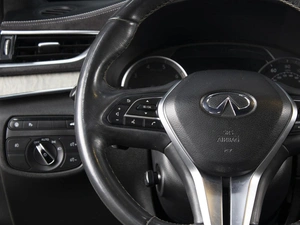Внедорожник Infiniti QX50 2018 года, 3250000 рублей, Омск