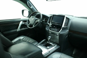 Внедорожник Toyota Land Cruiser 2017 года, 8345000 рублей, Красноярск