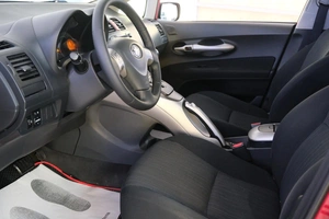 Хетчбэк Toyota Auris 2007 года, 719000 рублей, Омск