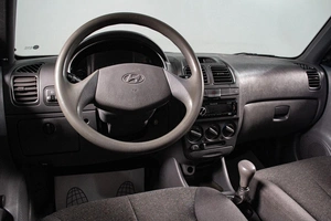 Седан Hyundai Accent 2005 года, 419000 рублей, Сургут