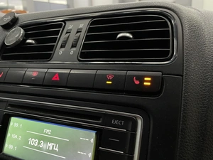 Седан Volkswagen Polo 2011 года, 587000 рублей, Солонцы