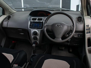Хетчбэк Toyota Vitz 2010 года, 695000 рублей, Краснодар