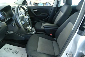 Седан Volkswagen Polo 2012 года, 899000 рублей, Омск