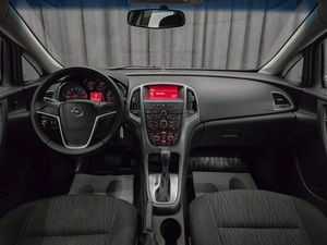 Седан Opel Astra 2013 года, 820000 рублей, Красноярск