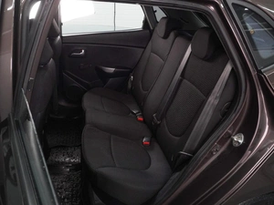 Хетчбэк Kia Rio 2015 года, 1049000 рублей, Воронеж