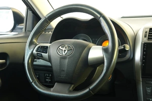 Седан Toyota Corolla 2010 года, 1139000 рублей, Омск