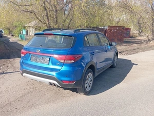 Хетчбэк Kia Rio X-Line 2019 года, 940000 рублей, Красноярск