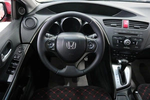 Хетчбэк Honda Civic 2013 года, 1329000 рублей, Омск