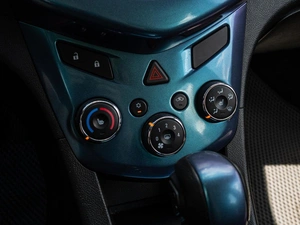 Хетчбэк Chevrolet Aveo 2013 года, 800000 рублей, Краснодар