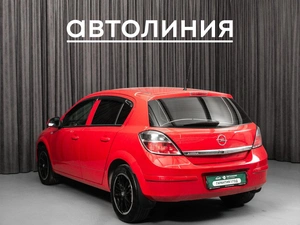 Хетчбэк Opel Astra 2011 года, 650000 рублей, Красноярск